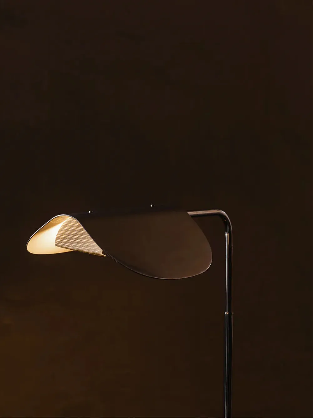 Wing floor lamp